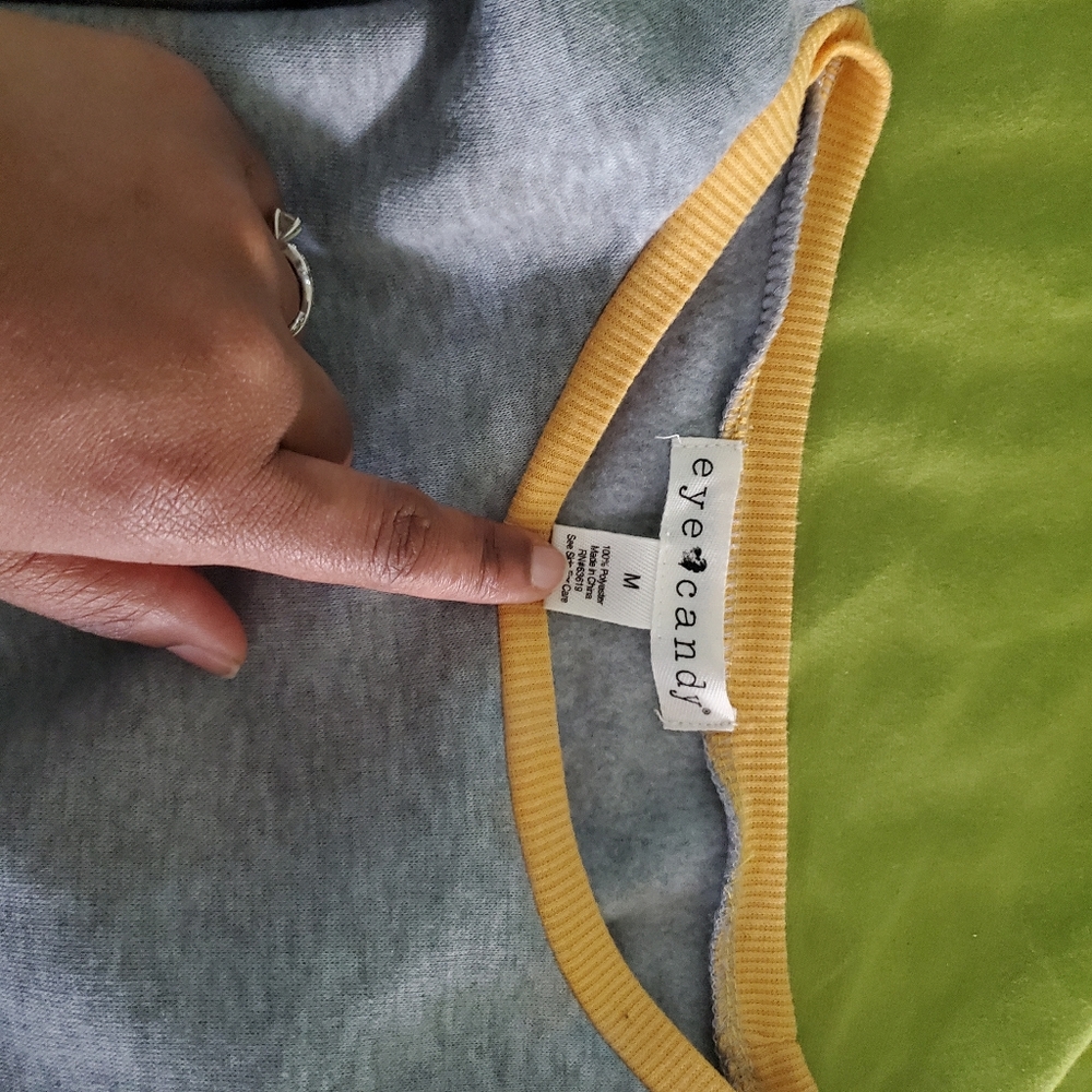 Sweater - Picture 3 of 3